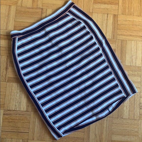 Banana Republic striped pencil skirt Size 4P - Picture 3 of 6
